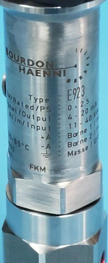 Used NEW BOURDON HAENNI TYPE: E923 PRESSURE TRANSMITTER 0-2.5 BAR 4-20mA 11-40VDC