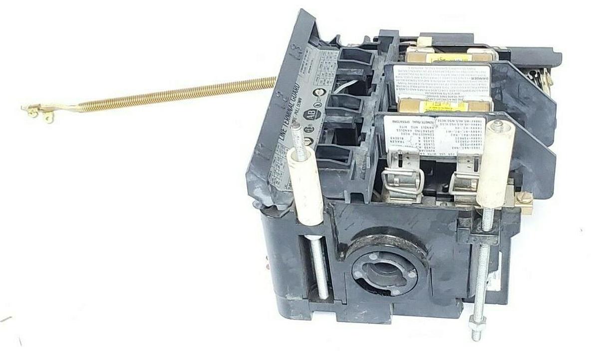 Used ALLEN-BRADLEY 1494V-DS30 TERMINAL GUARD DISCONNECT SWITCH W/ 1494V-FS30 BLOCK