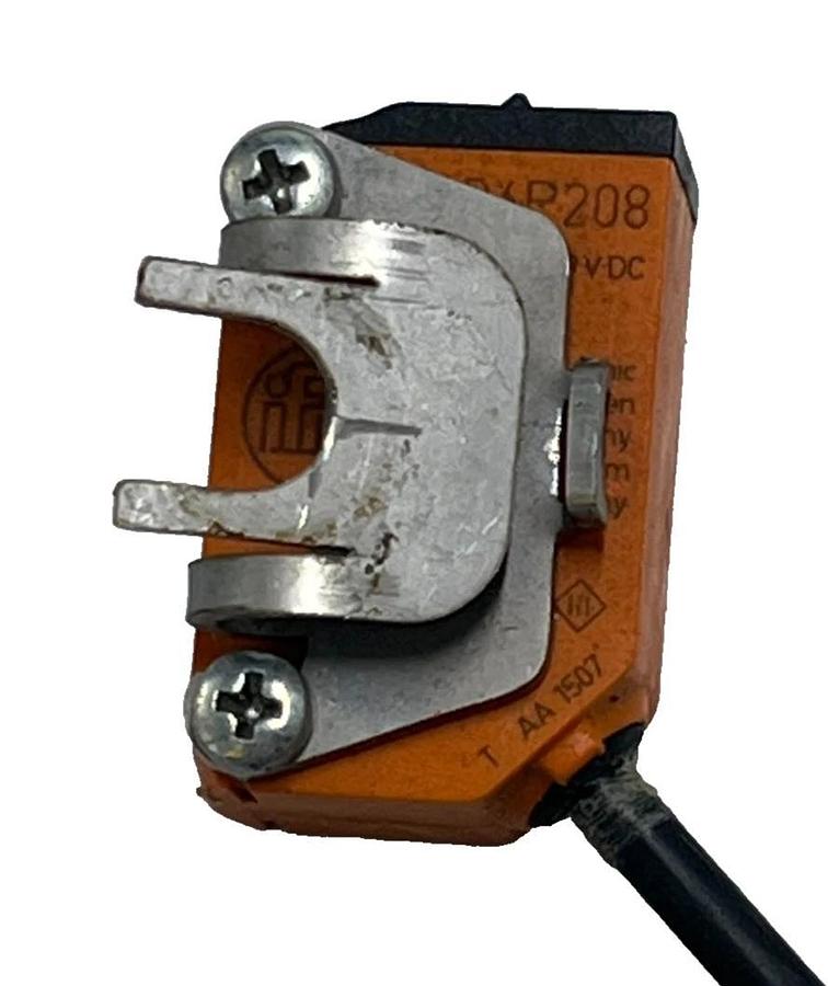 Used LOT OF 3 IFM O6P208 Photoelectric Sensor O6P-FPKG/1M/PH-O6P208 WITH BRACKETS