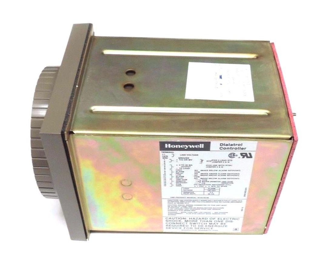 Used REPAIRED HONEYWELL R7355B 1001 3 DIALATROL CONTROLLER 120V, 50/60HZ, 12VA