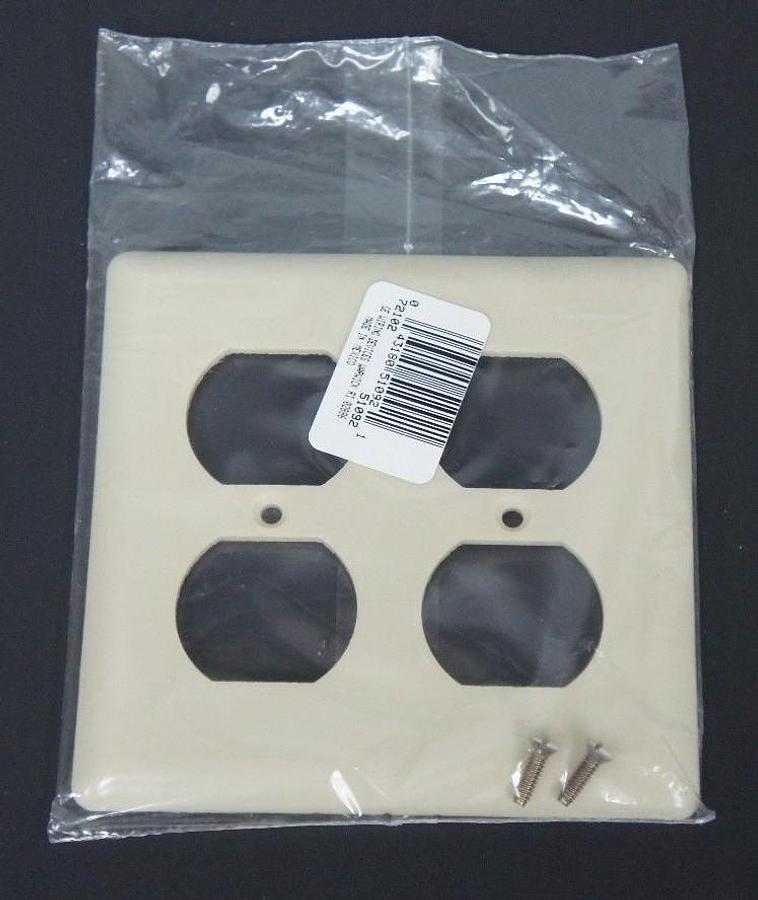 Used BOX OF 11 NEW GENERAL ELECTRIC 72102 IVORY WALLPLATES DUPLEX TWO GANG SMOOTHLINE