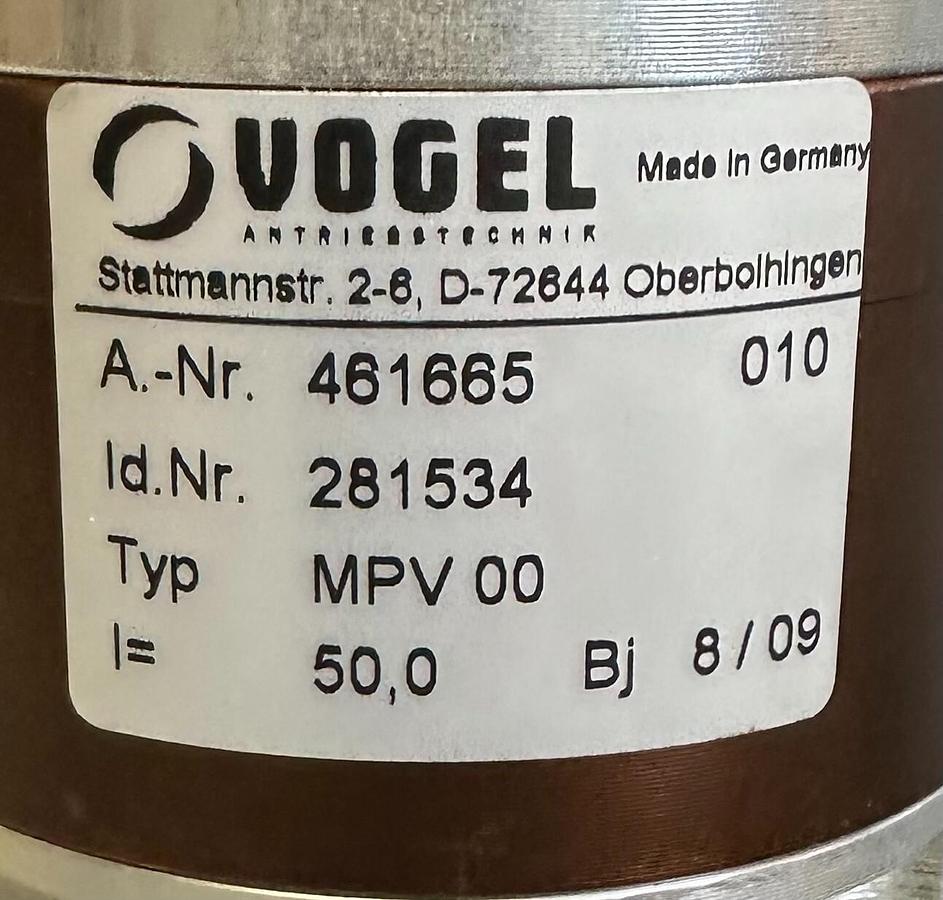 Used NEW LENZE MCS 06F41LRS0B0-B11N-ST5S00N-R2SU SERVO 13250111 W/ VOGEL 281534 MPV00