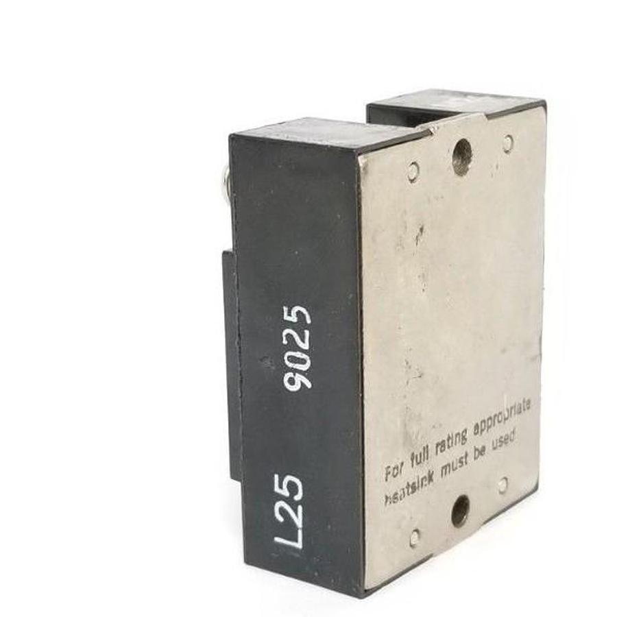 Used MAGNECRAFT W6110ASX-1 SOLID STATE RELAY W6110ASX1 120VAC, 10A