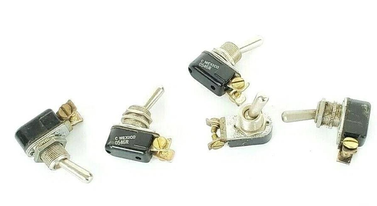 Used LOT OF 5 CARLING TECHNOLOGIES 1X687 110-S-73XG TOGGLE SWITCHES
