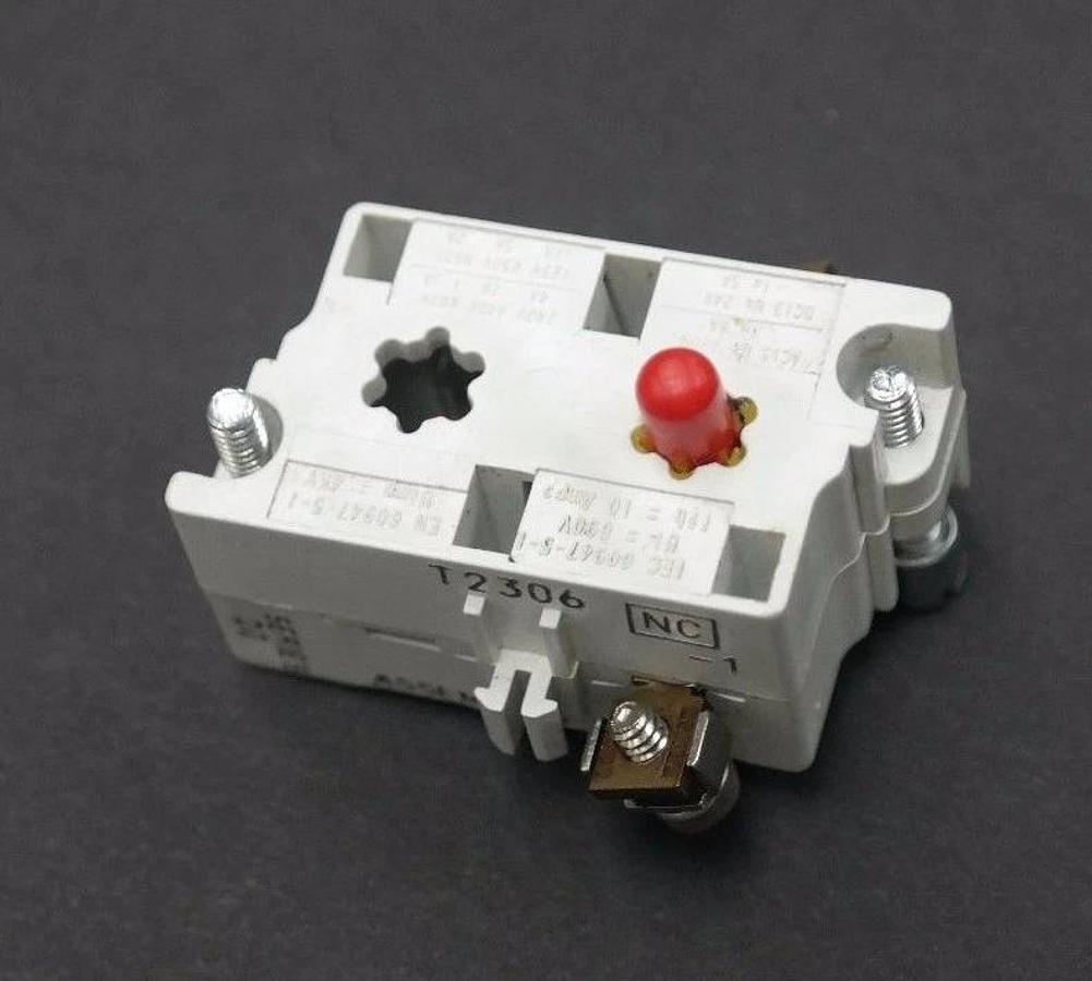 Used CUTLER HAMMER 10250T/91000T CONTACT BLOCK SERIES D2 T2306 IEC 60947-5-1