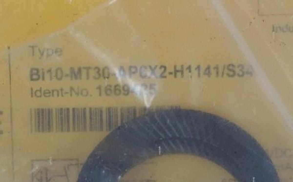 Used NEW TURCK BI10-MT30-AP6X2-H1141/S34 PROXIMITY SENSOR P/N 1669425