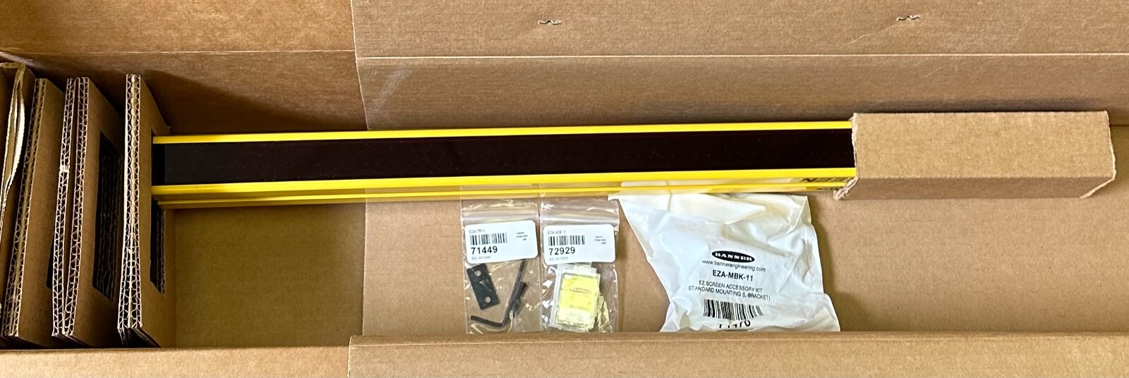 Used NEW BANNER SLSE14-450Q8 / SLSE14450Q8 EZ-SCREEN EMITTER 14mm RES W/ ACCESSORIES