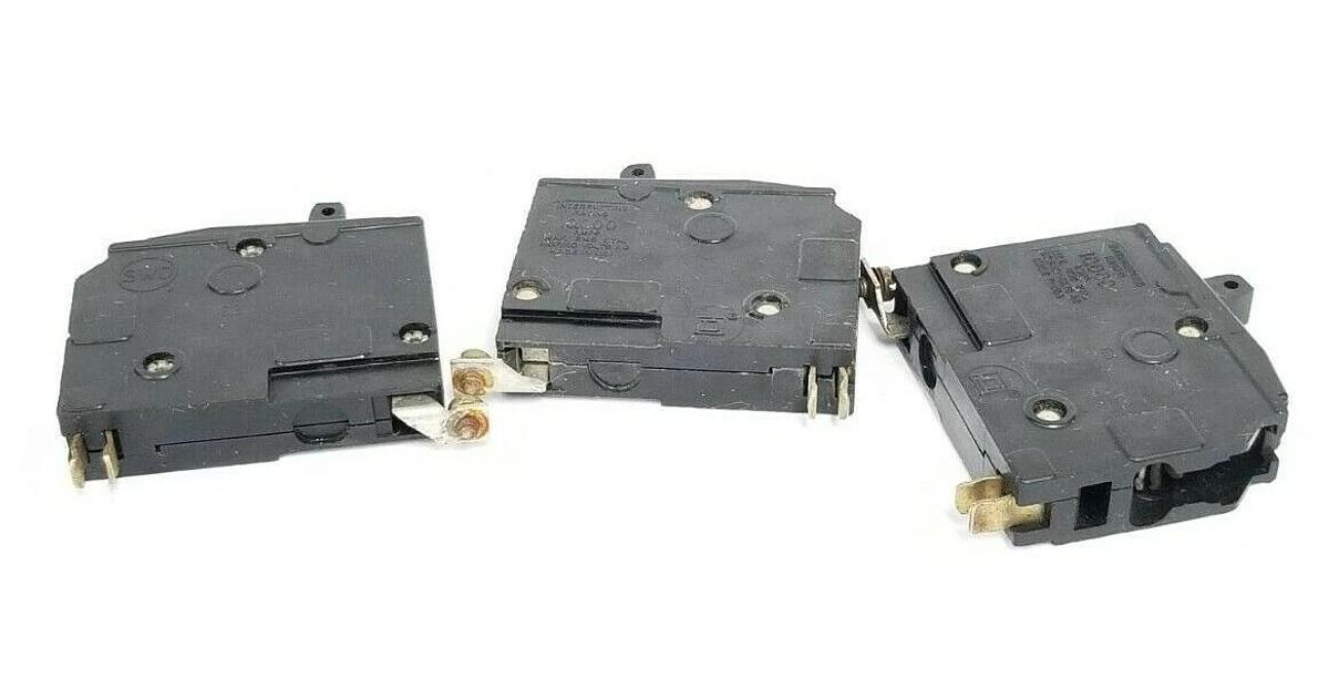 Used LOT OF 3 SQUARE D QOB120 CIRCUIT BREAKERS 20A 1P 120/240V