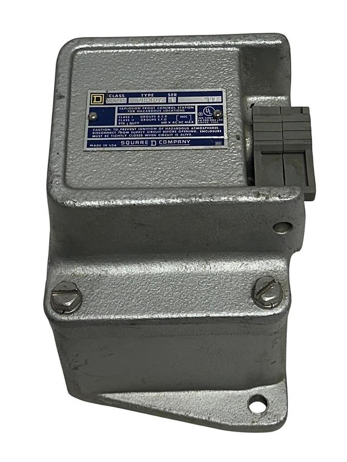 Used SQUARE D 9001-BR-107 / BR-107 / 9001BR107 EXPLOSION PROOF CONTROL STATION USNP