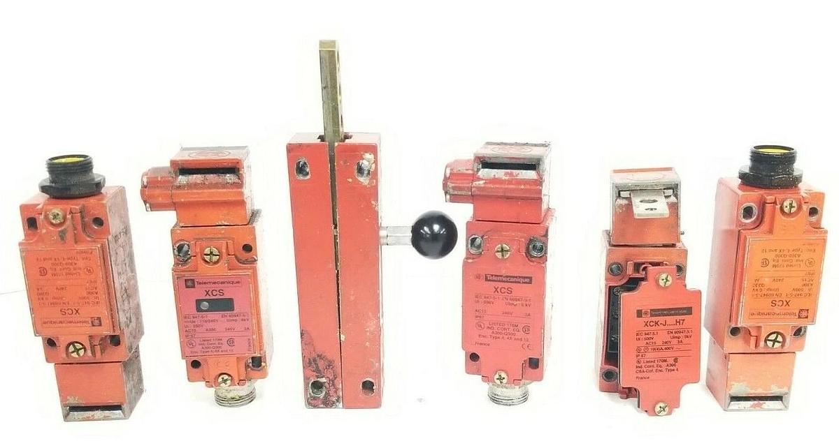 Used LOT OF TELEMECANIQUE XCS LIMIT SWITCH PARTS