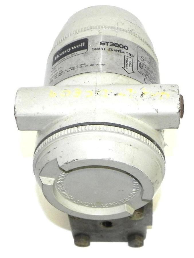 Used HONEYWELL ST3000 SMART TRANSMITTER YSTR12D-21A-3C0XXXXXX000-MB.F1C3-714B