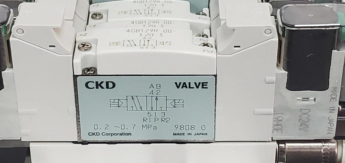 Used NIB CKD M4GB120R-C6-E2HZ1D-7-3 DISCRETE VALVE MANIFOLD ASSEMBLY M4GB120RC6E2HZ1D