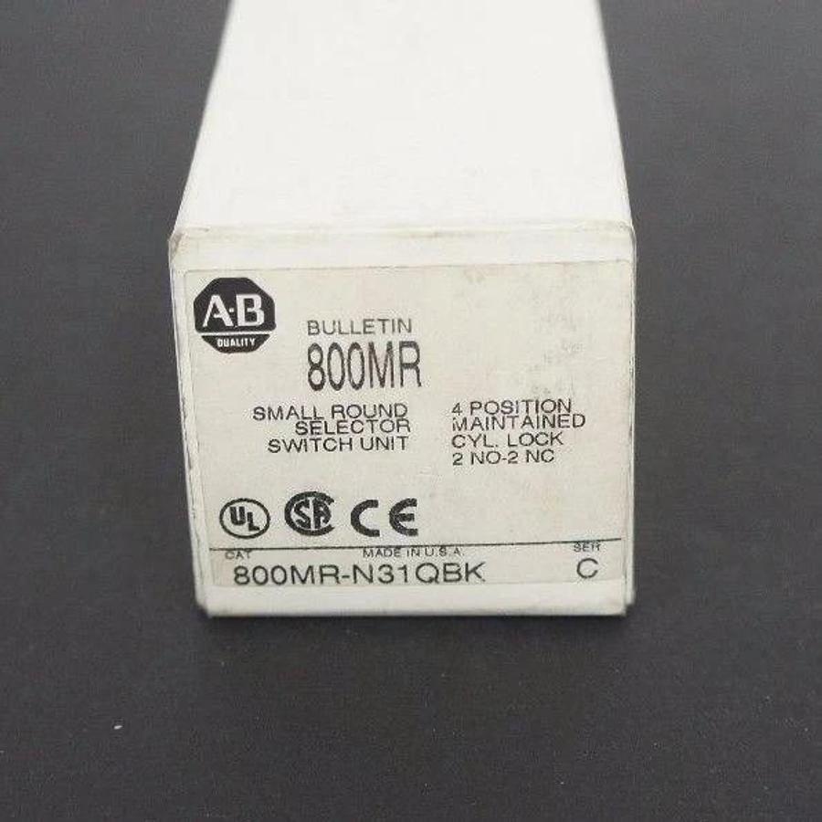 Used NIB ALLEN BRADLEY 800MR-N31QBK SMALL ROUND SELECTOR SWITCH SER. C W/ KEYS