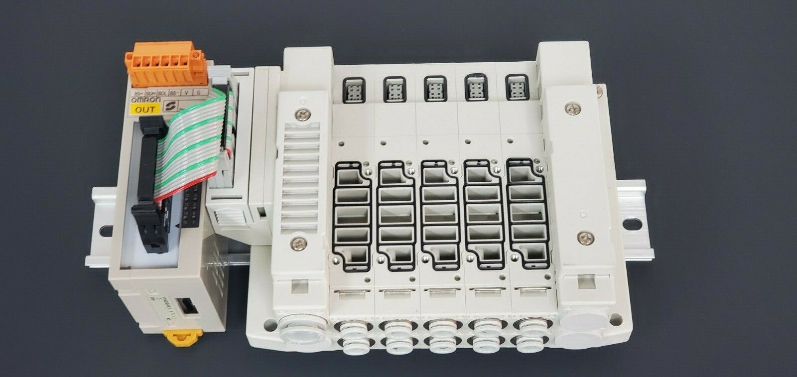 Used NEW OMRON SRT2-VOD16ML-1 REMOTE TERMINAL 24VDC MANIFOLD PLUGIN SRT2VOD16ML1