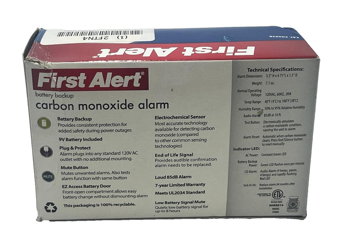 Used (2) First Alert CO605B Carbon Monoxide Alarm CO Detectors 9V Battery Powered