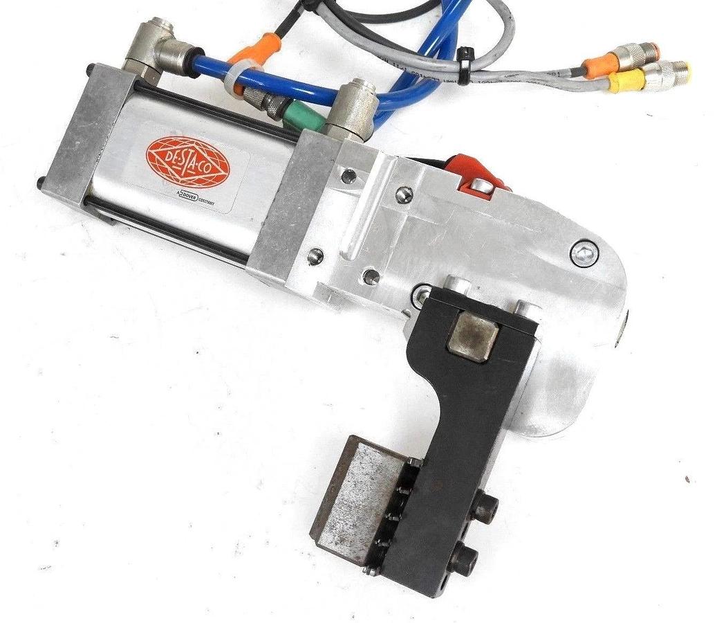 Used DE-STA-CO 82L40-112B800 PNEUMATIC POWER CLAMP 82L40-1110000