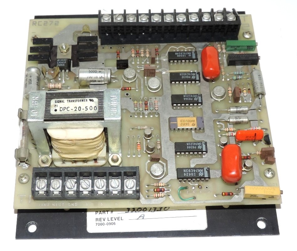 Used FENNER MODEL RC272 OSCILLATOR AND FREQUENCY SCALER 32001330 REV LEVEL A