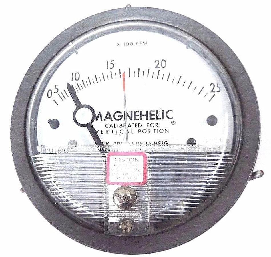 Used DWYER 12-166993-00 MAGNEHELIC PRESSURE GAUGE 166993-00, MAG 2-9