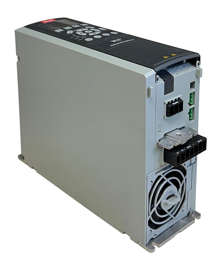 Used DANFOSS 131B0039 / FC-302P3K0T5E20H1XGXXXSXXXXAXBXCXXXXDX VLT DRIVE 3kW/4HP NSMP