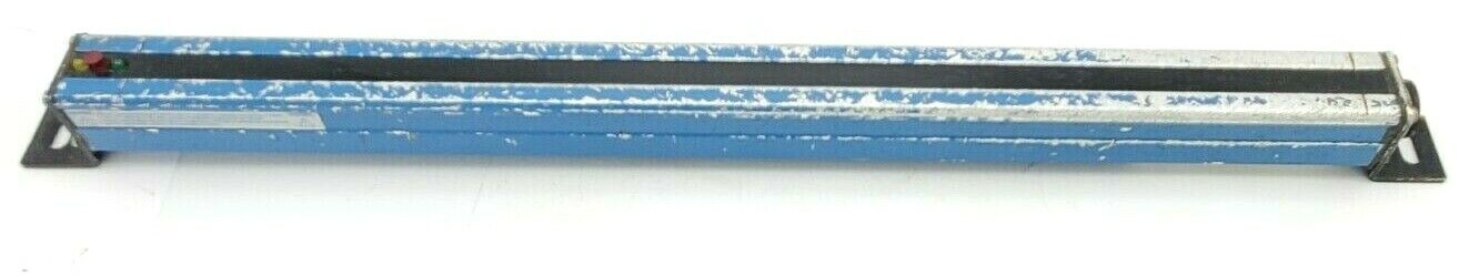 Used PINNACLE MICROGUARD DR-20-0F-20 SAFETY LIGHT CURTAIN EMITTER DR200F20