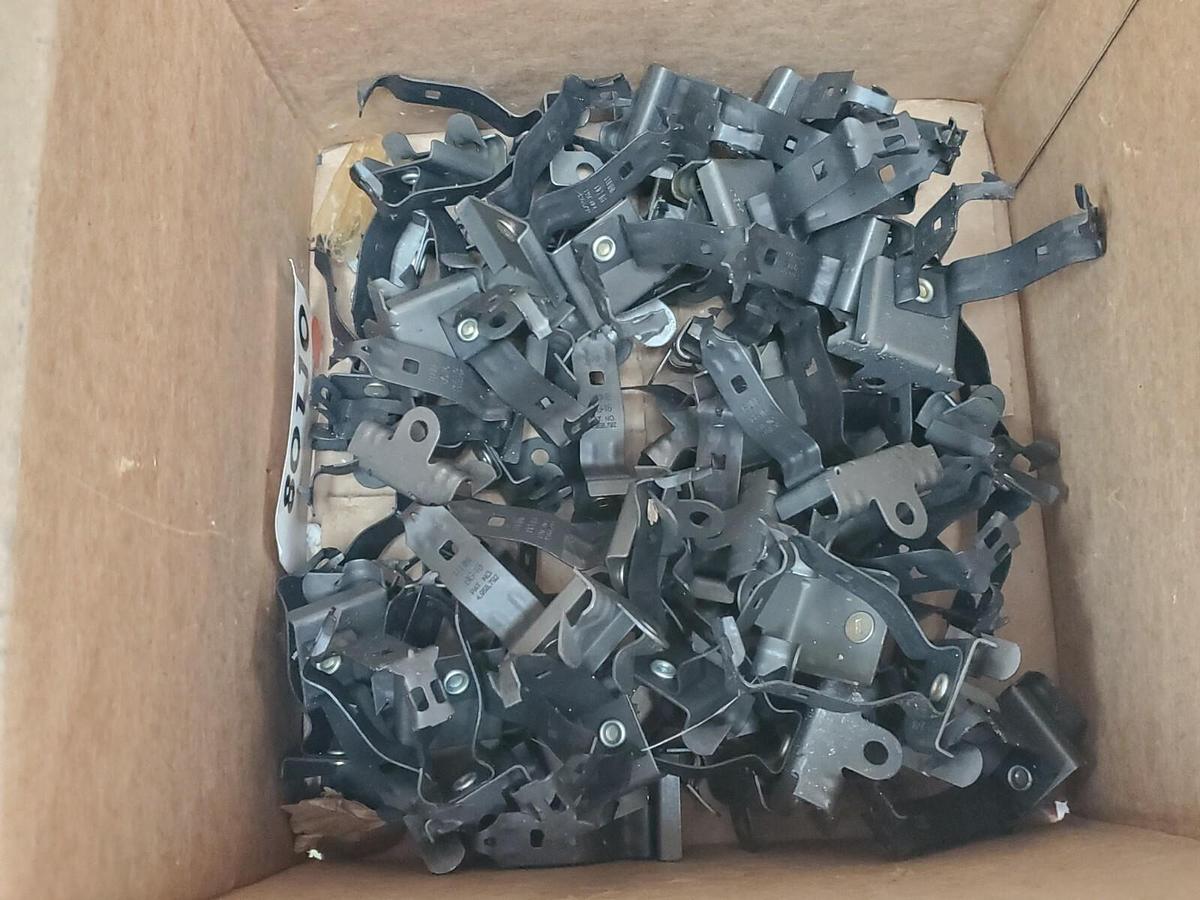 Used LOT OF 48 NEW B-LINE BG-16 BEAM FASTENERS FOR 1" CONDUIT W/ U-2-4 BASEPLATES
