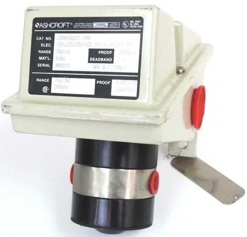 Used NEW ASHCROFT LDDN4GGB25 XNH PRESSURE SWITCH RANGE: 30 PSID PROOF 2000 PSI