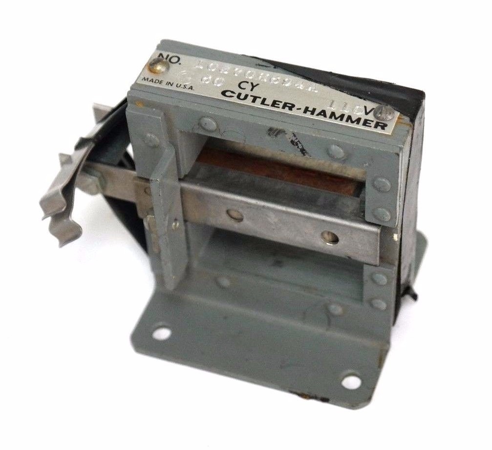 Used CUTLER HAMMER 10370H694A SOLENOID VALVE COIL CASE 110V 60CY