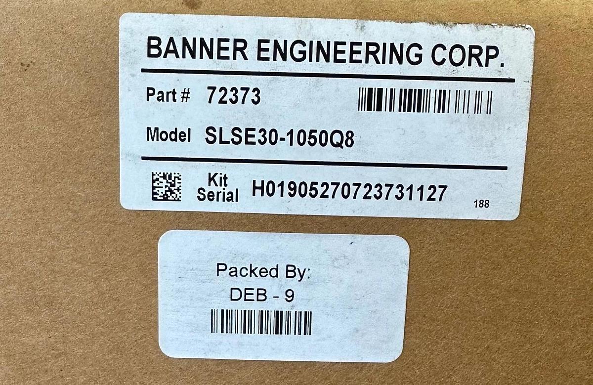 Used NEW SEALED BANNER SLSE30-1050Q8 / SLSE301050Q8 LIGHT CURTAIN EMITTER 30mm 72373