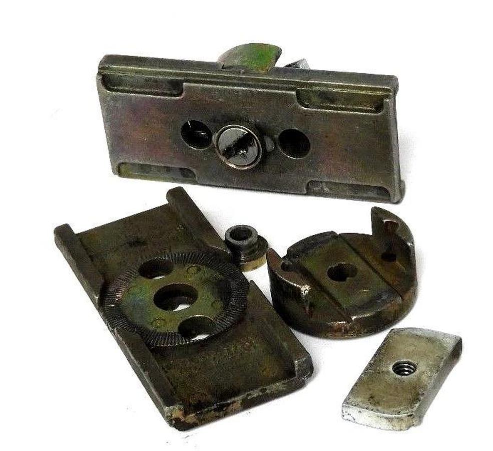 Used LOT OF 2 PEPPERL + FUCHS 33552 4-2681 MOUNTING BRACKETS 3355242681