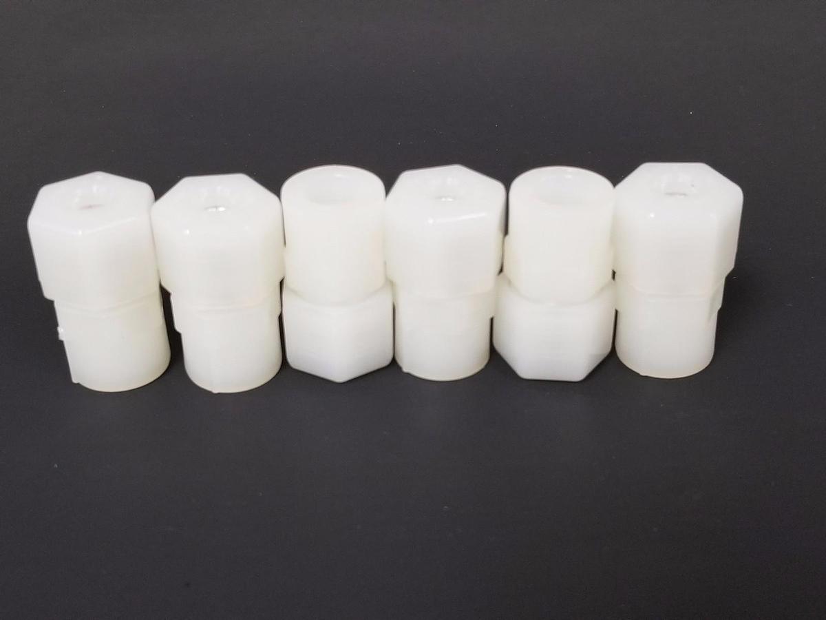 LOT OF 5 NEW MCMASTER-CARR 50775K306 DURABLE WHITE NYLON TUBE FITTING ADAPTERS