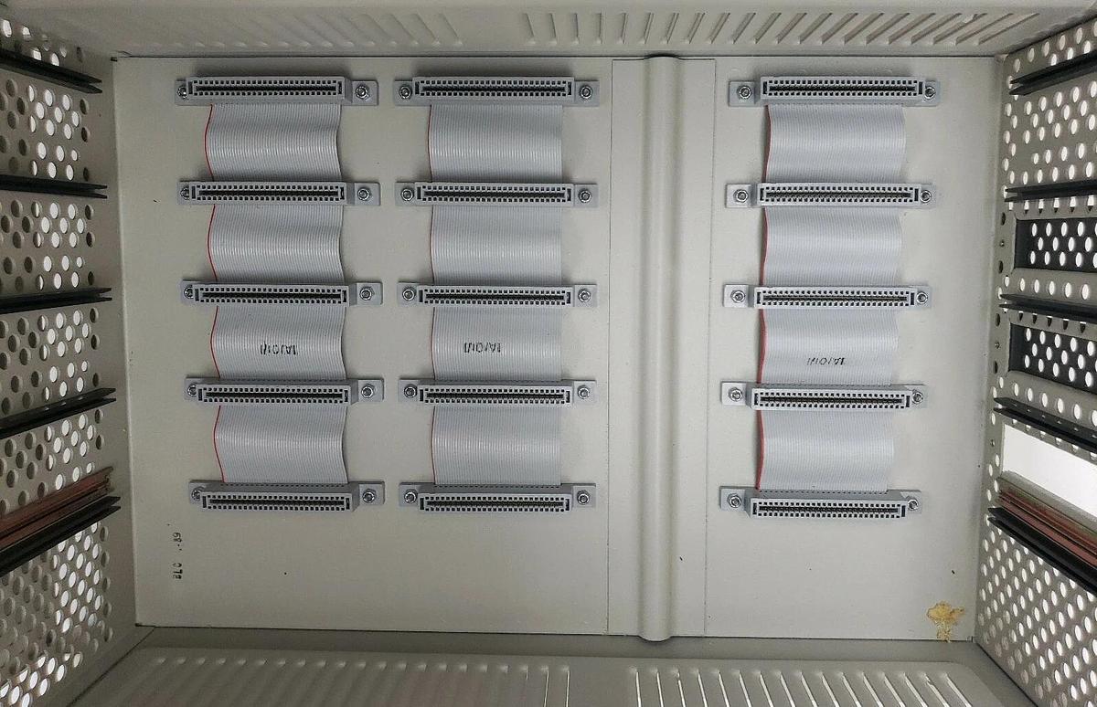 NEW AEG MODICON P1-984A-832 PLC SLOT RACK AS-P930-104 AS-984A-832