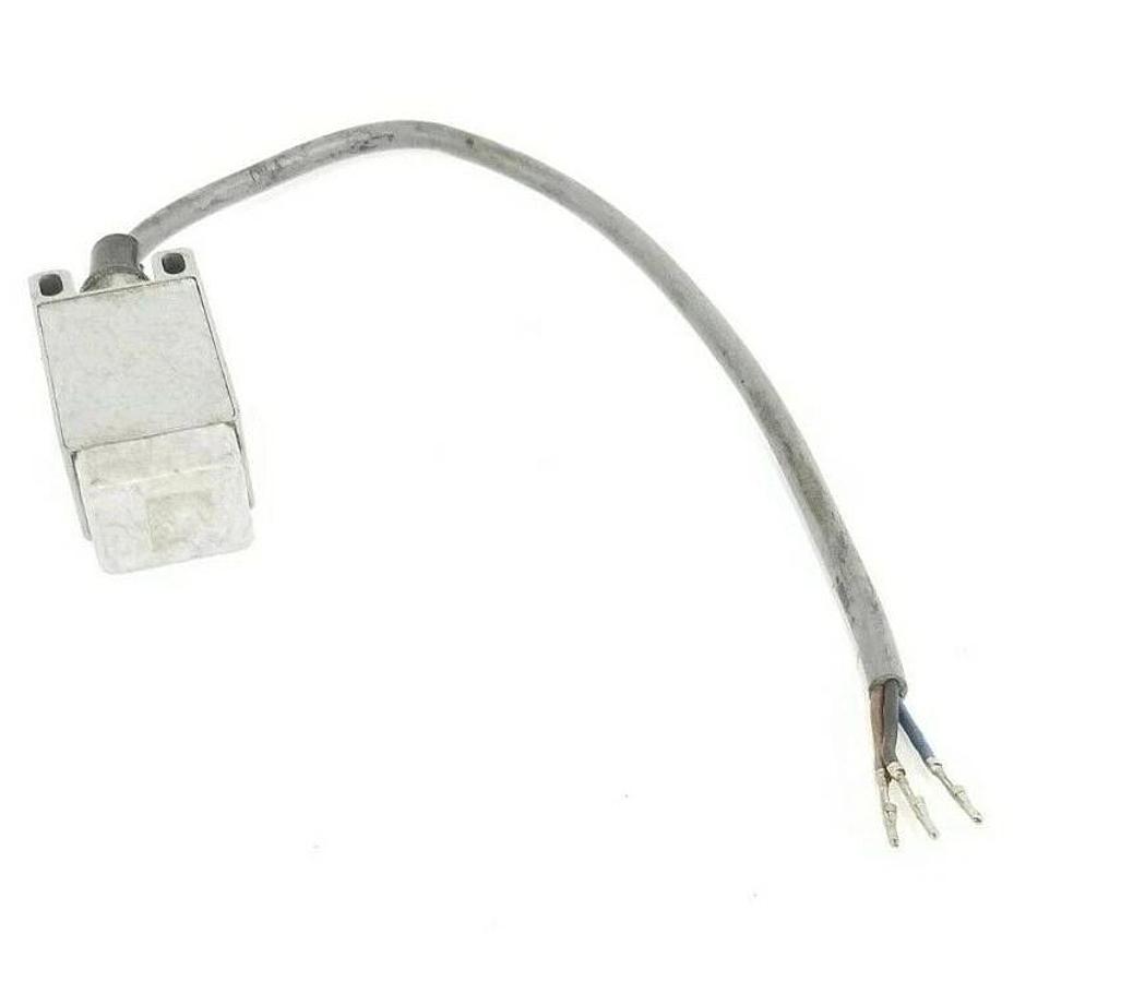 Used FUJI ELECTRIC PEW-1AT/S PROXIMITY SWITCH PEW1ATS, 15'' LEAD