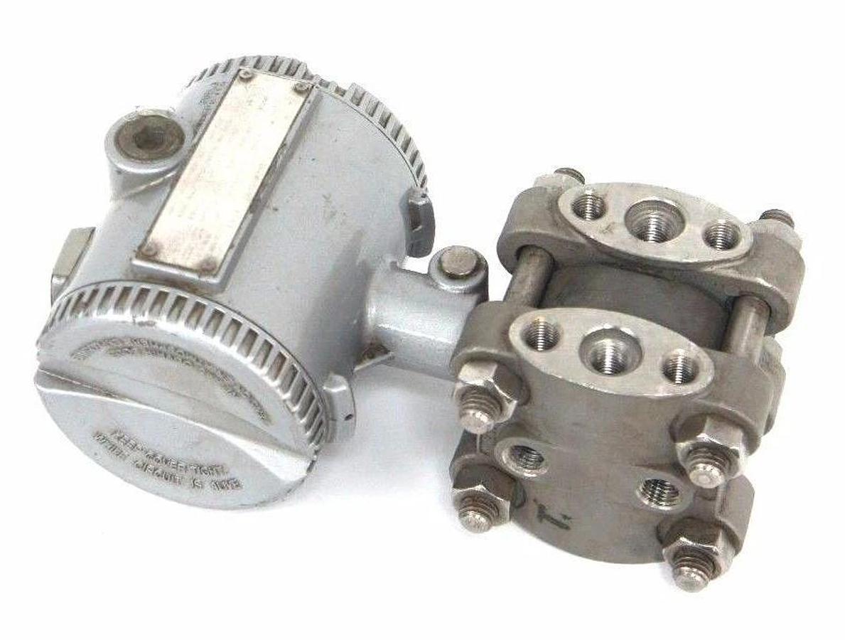 Used BAILEY PTSDDC122BB210B DIFFERENTIAL PRESSURE TRANSMITTER W/ 109834, 6640211
