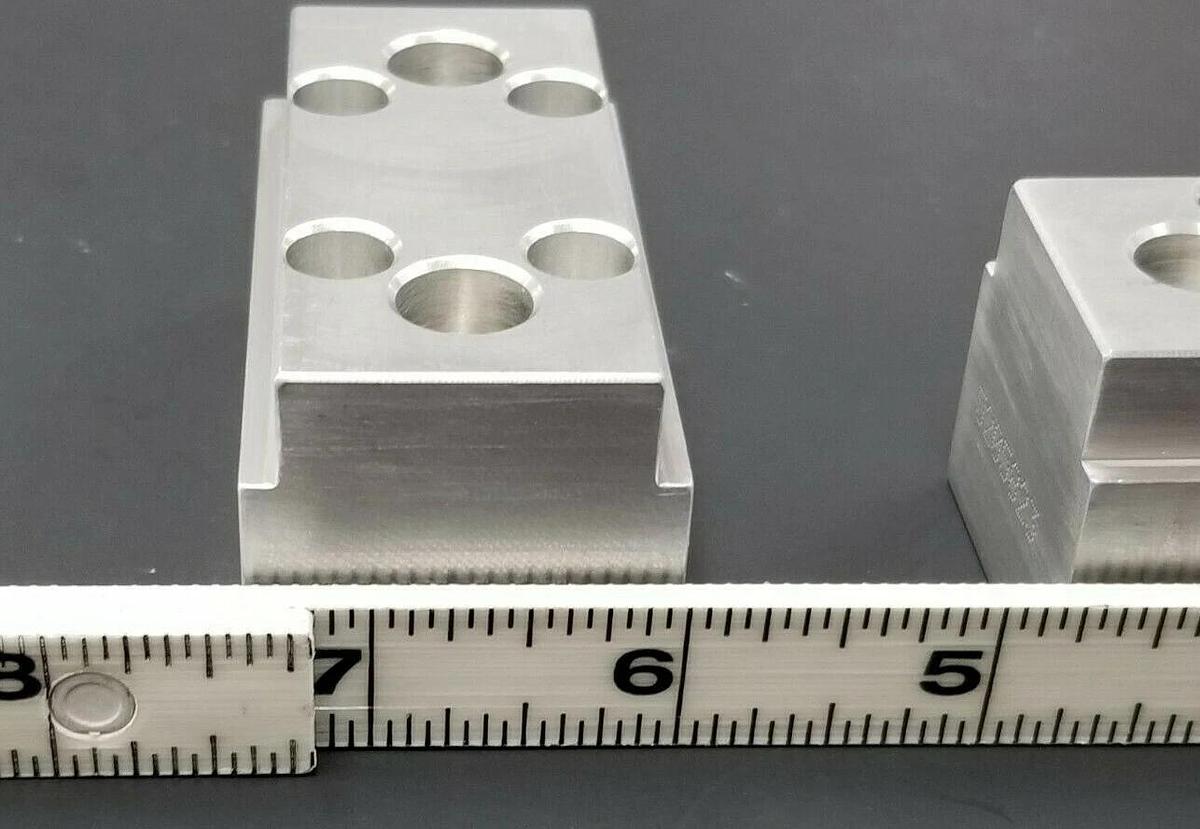 LOT OF 6 NEW REIS GmbH 5205823 GRIPPER JAWS F. RUBBER 40X40X73 SKR 17217-120D