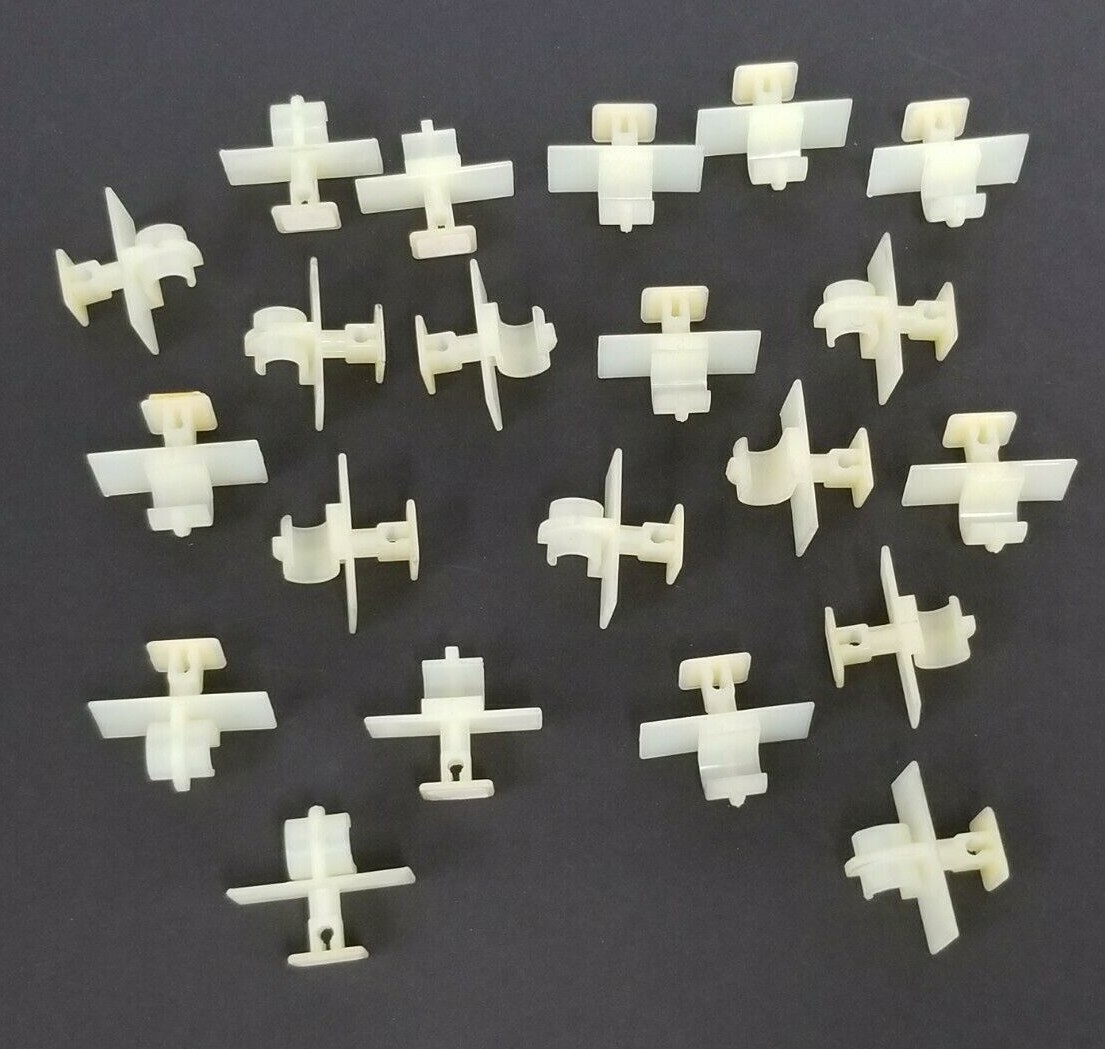Used LOT OF 21 SQUARE D FUSEHOLDER ATTACHMENTS FOR 9080-GF6 TERMINAL BLOCKS