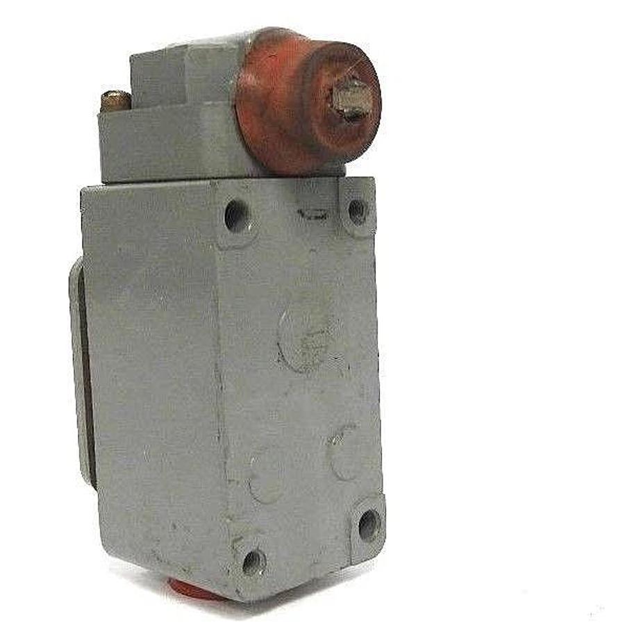 Used CUTLER-HAMMER 10316H872C LIMIT SWITCH 600V AC MAX.