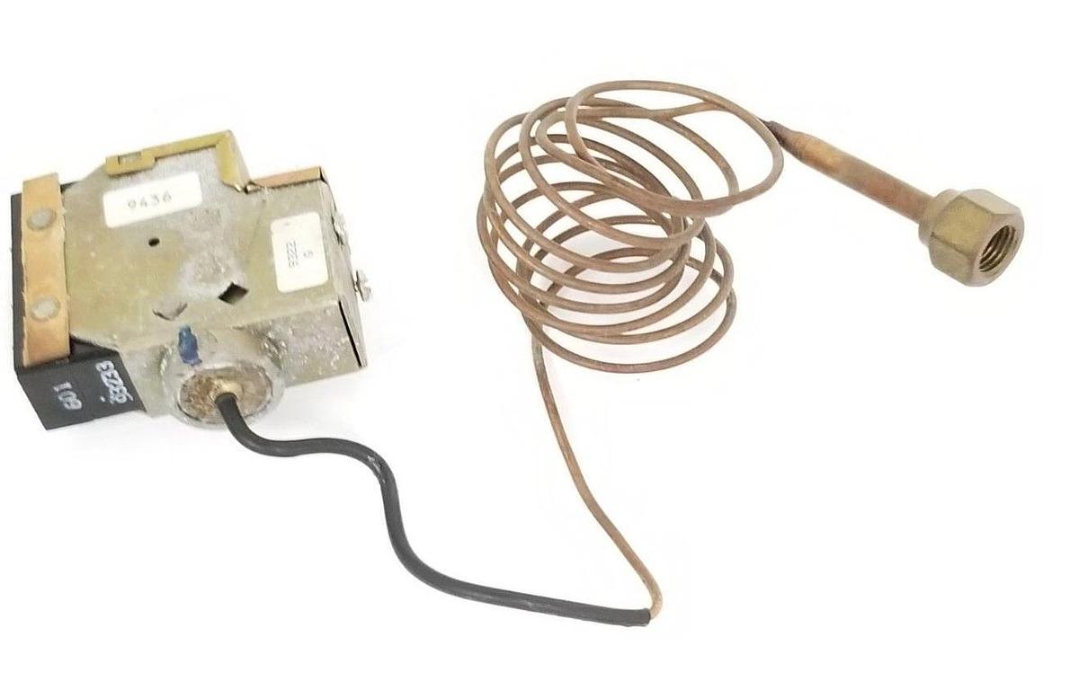 Used JOHNSON CONTROLS / PENN 9322G THERMOSTAT MODULE 601 93233