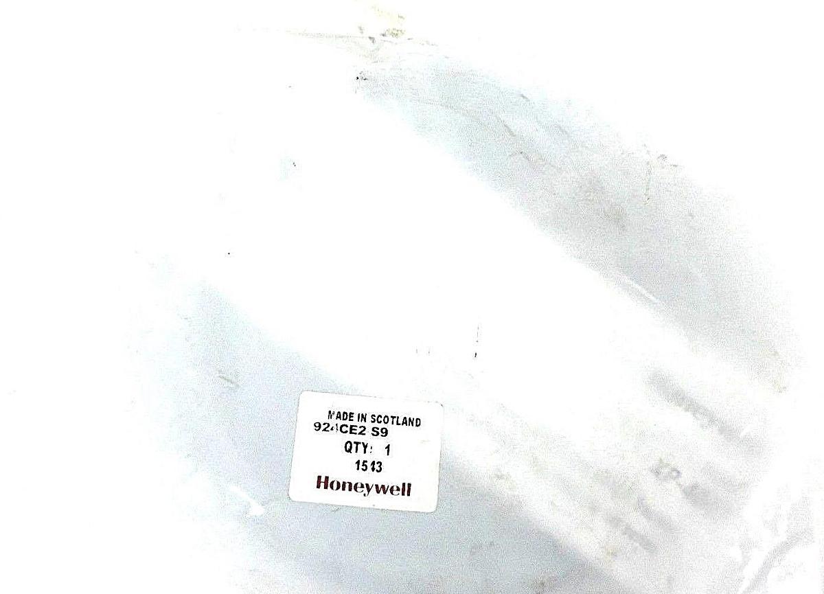 Used NEW HONEYWELL 924CE2-S9 LIMIT SWITCH 250VAC, 10A, 924CE2S9 SEALED BAG