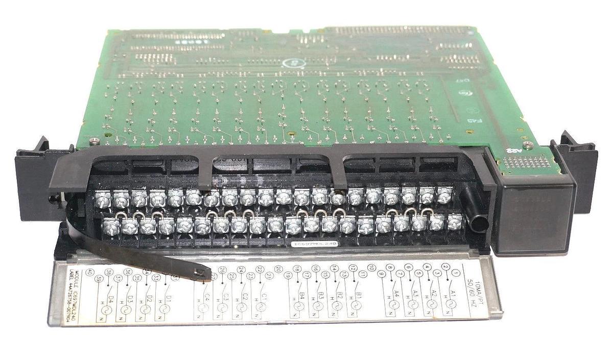 Used GE FANUC IC697MDL240B INPUT MODULE 120VAC IC697MDL240