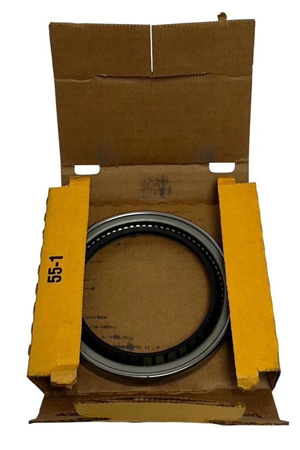 GARLOCK 21086-2324 / 53X2324 MODEL 53 OIL SEAL 3-3/8 X 4.500 X 1/2 NSMP