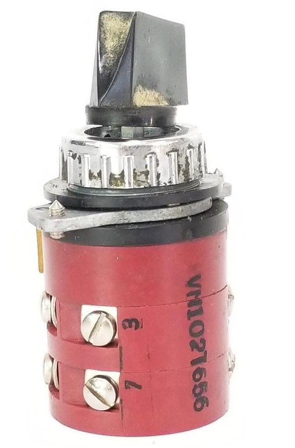 Used OEM CONTROLS VN102T656 SELECTOR SWITCH 16A, 300V