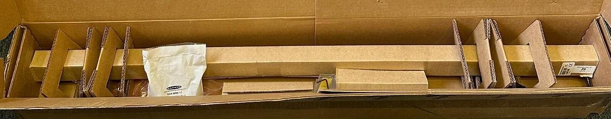 Used NEW BANNER SLSE14-900P8 / SLSE14900P8 EZ-SCREEN EMITTER LIGHT CURTAIN 136746