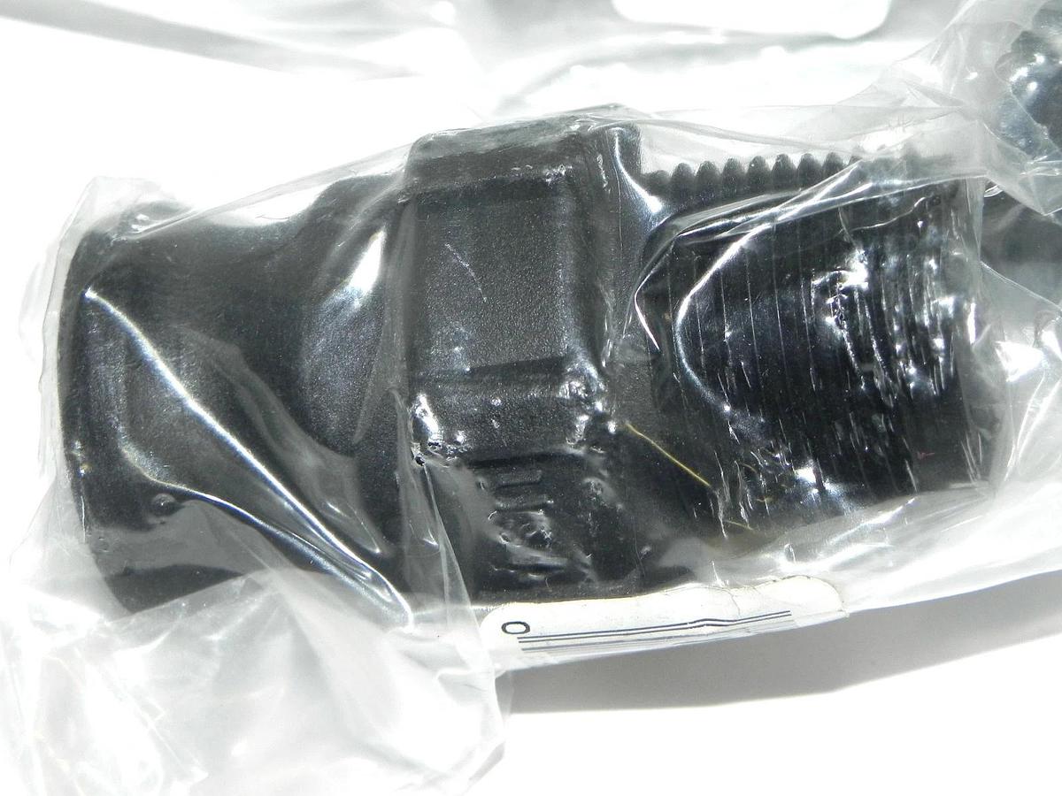 LOT OF 10 NEW 3/4'' F PLASTIC FITTINGS