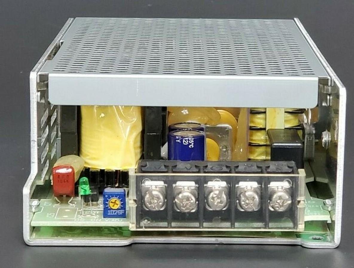 Used OMRON S82J-10015D POWER SUPPLY AC100-120/200-240V 50/60HZ 2.5/1.4A / DC 15V 7A