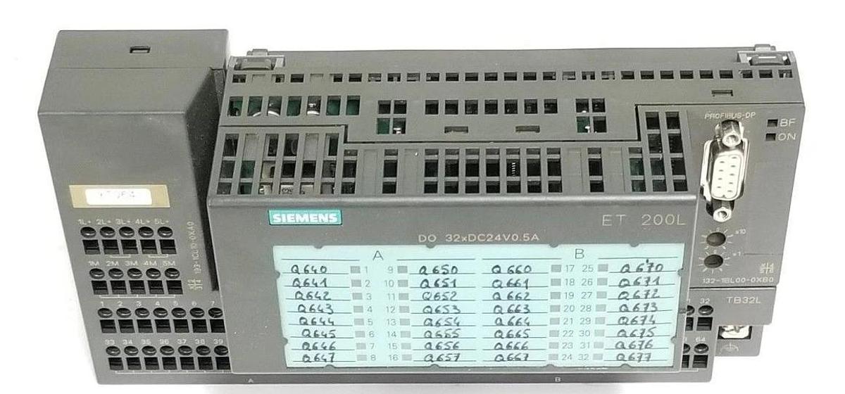 Used SIEMENS 63S7 193-1CL10-0XA0 TERMINAL BLOCK W/ 132-1BL00-0XB0 OUPUT MODULE