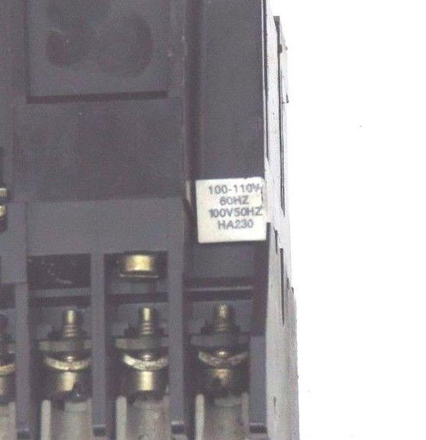 Used ALLEN BRADLEY 100-A09NKF3 CONTACTOR 100-110V 9A 50/60HZ NON REVERSING SER. B