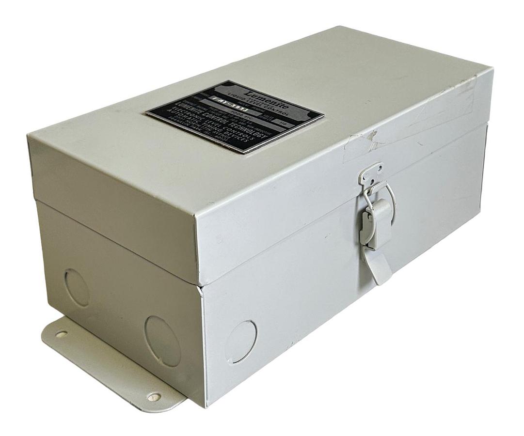 Used NEW LUMENITE CONTROL TECH FMT-3031 / FMT3031 FOOD-ETC LIQUID LEVEL CONTROL 110V