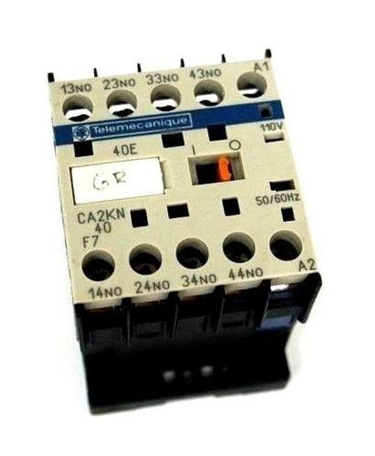 Used TELEMECANIQUE CA2-KN40 CONTROL RELAY 110V 50/60HZ CA2KN40