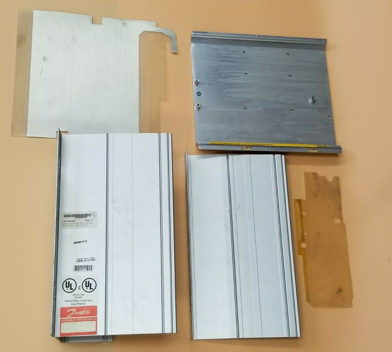 Used DANFOSS 175H1729-3X440 HOUSING ACCESORIES VLT TYPE: 3002 (HOUSING ONLY)