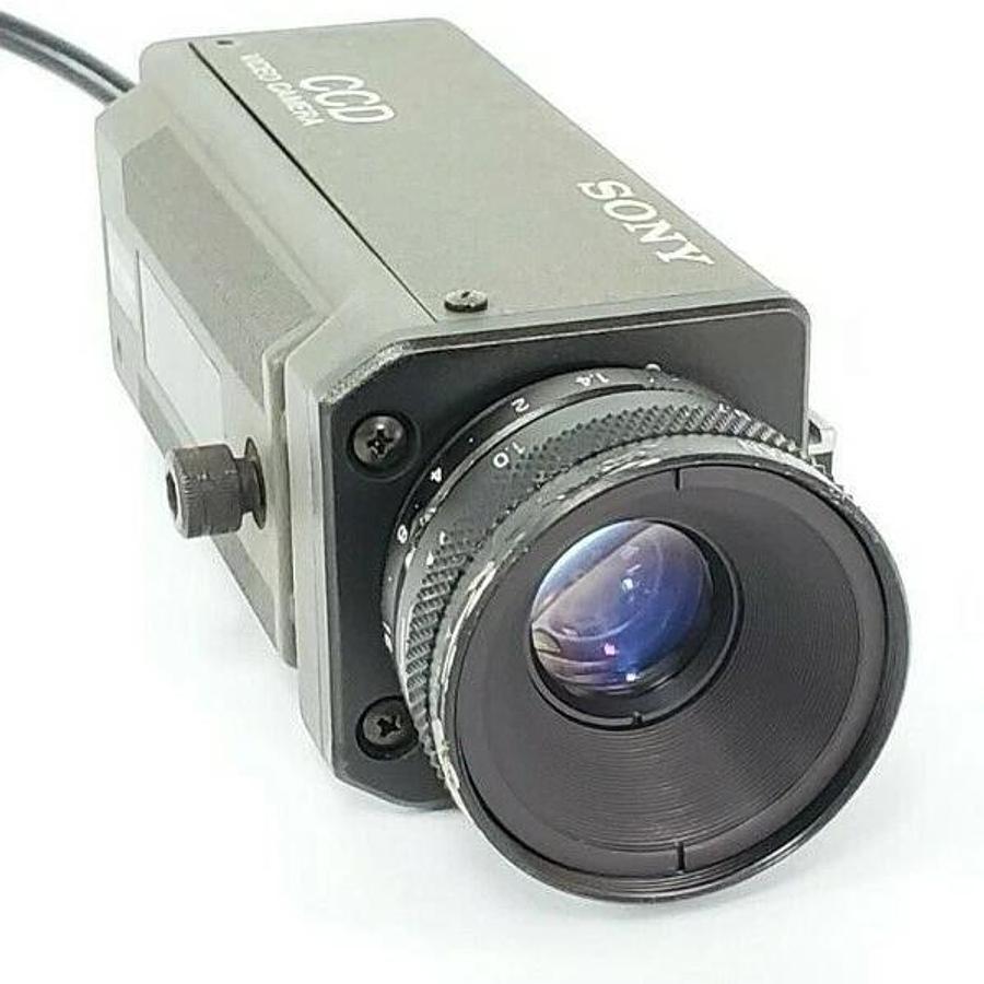 Used SONY SSC-D5 CCD VIDEO CAMERA SSCD5 W/ CABLE AND LENS